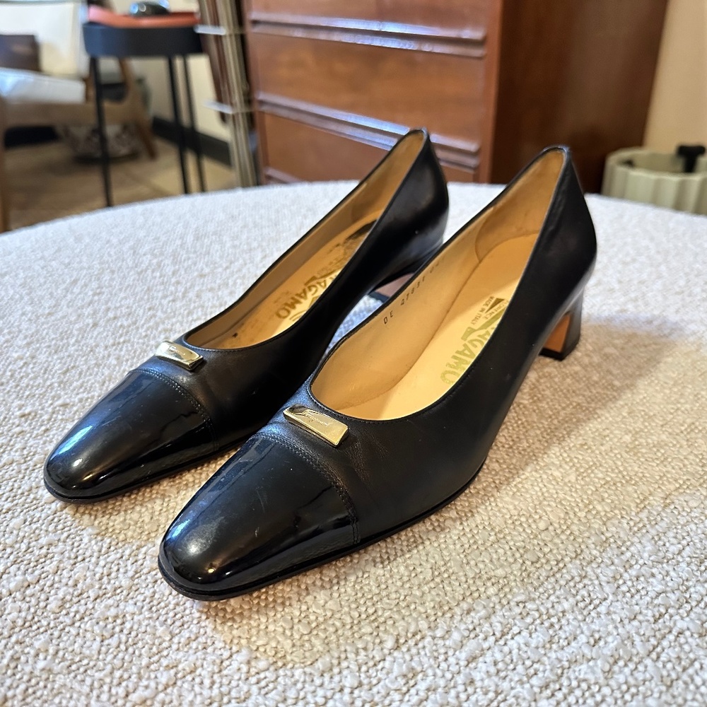 Vintage Salvatore Ferragamo Pumps 7N